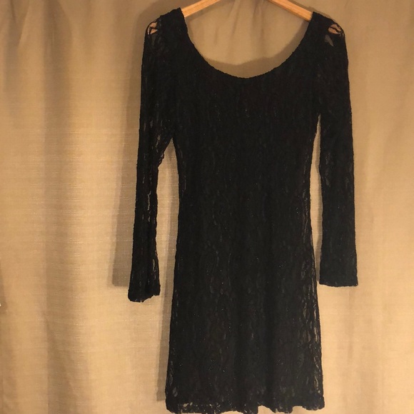 LIBERTY LANE BLACK LACE MIDI DRESS - Picture 2 of 6